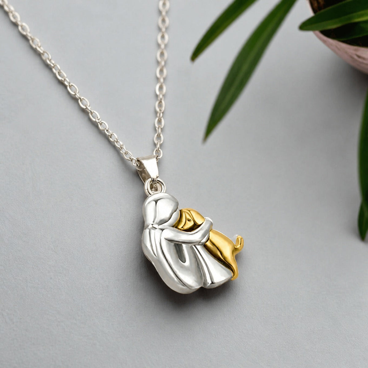 Collana con ciondolo “Eternal Bond”