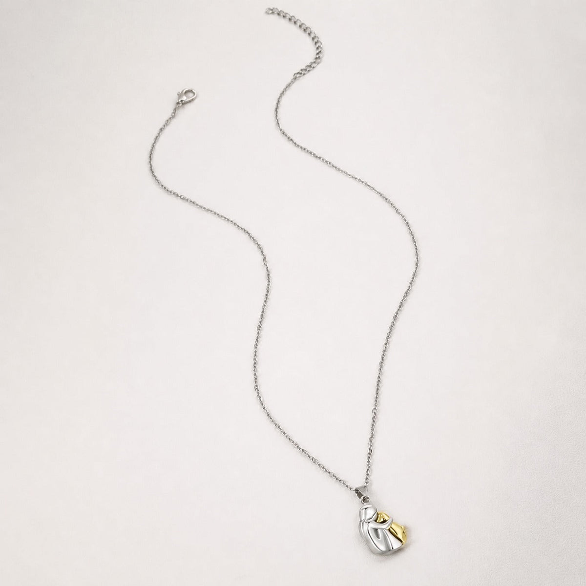 Collana con ciondolo “Eternal Bond”