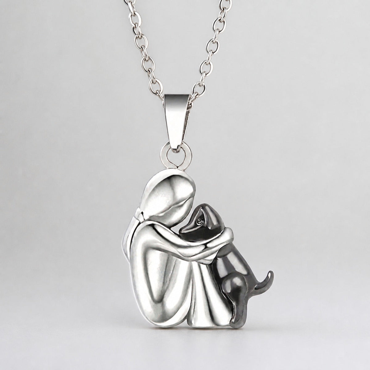 Collana con ciondolo “Eternal Bond”